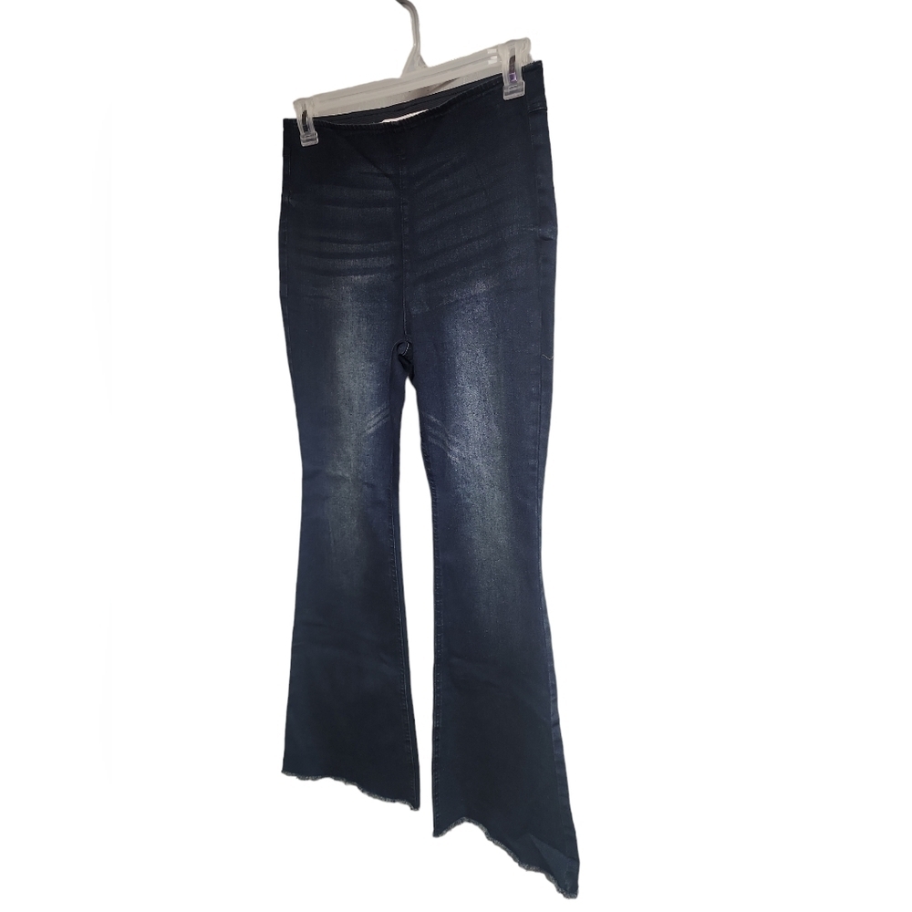 Tinseltown Flare Jeans​ - Picture 2 of 8